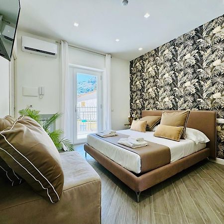 Yourhome - Santa Lucia Rooms Sorrento Bagian luar foto