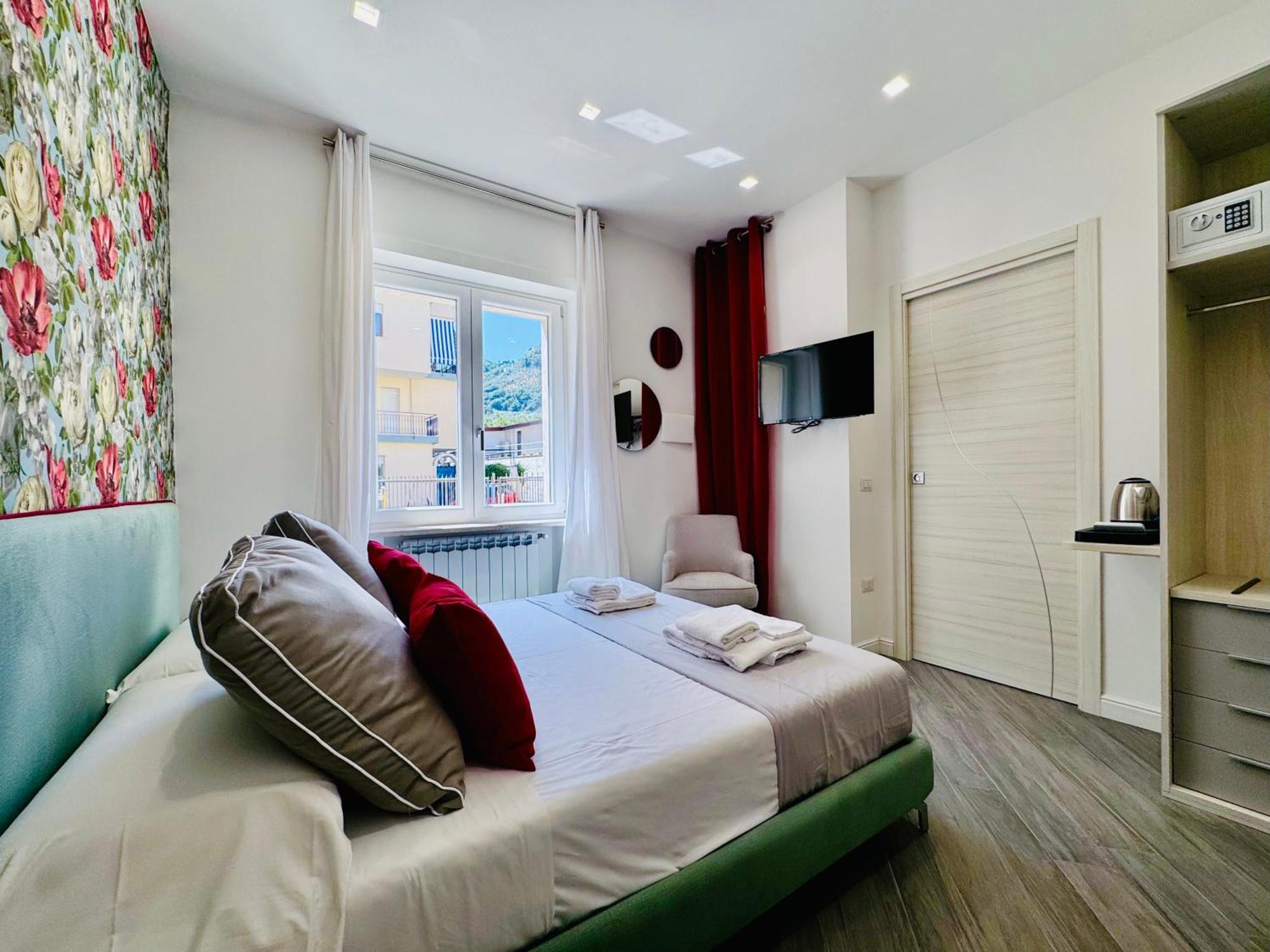 Yourhome - Santa Lucia Rooms Sorrento Bagian luar foto